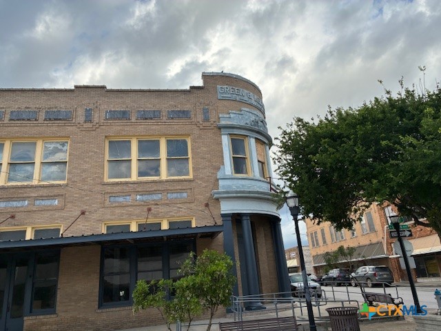 201 W Grand Avenue
