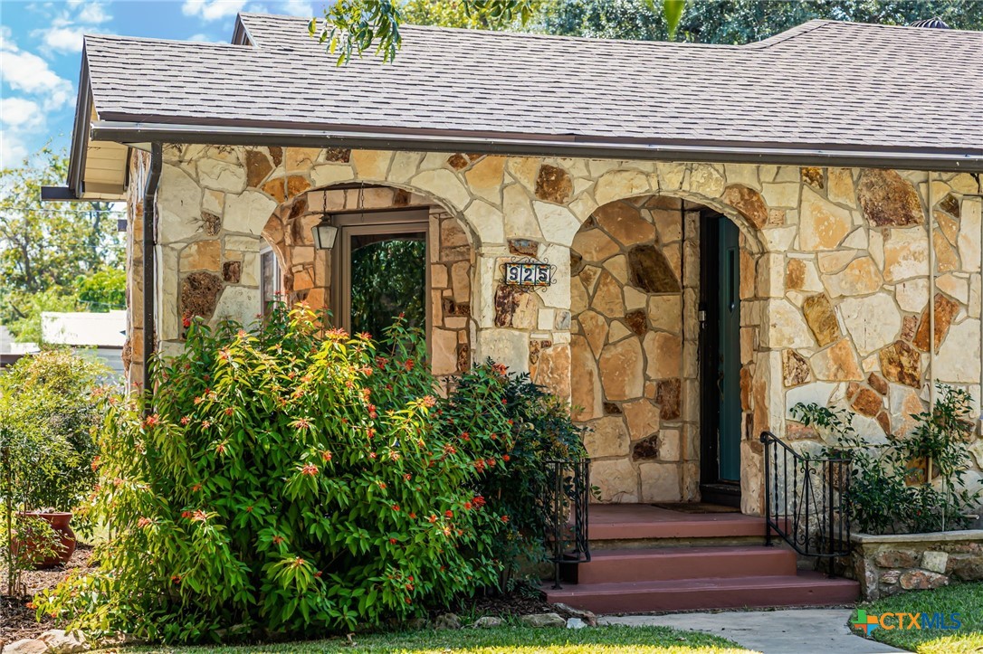 925 E Humphreys Street