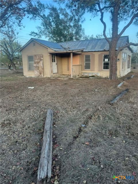 409 Dahlman Street Cuero TX 77954