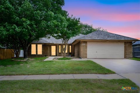 Photo of 4904 Lindsey Drive, Killeen, TX 76542 (MLS # 611445)