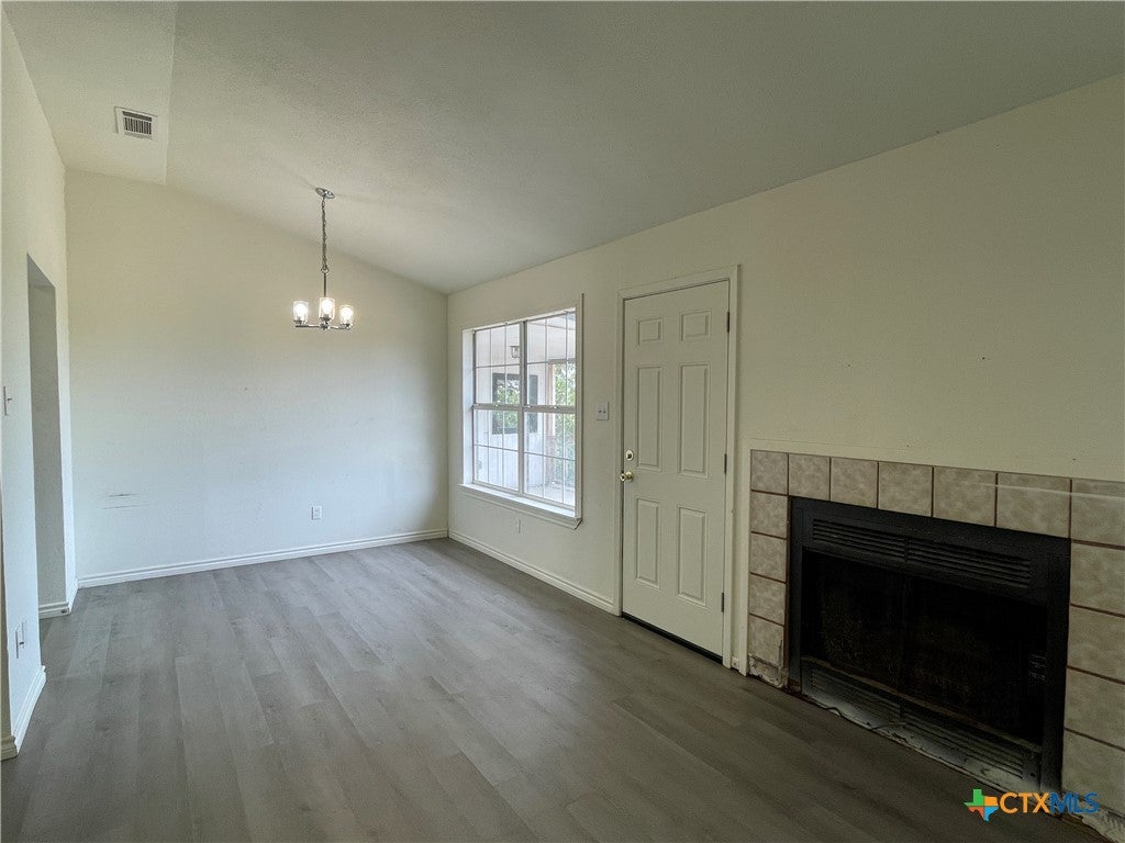 3301 Chisholm Circle