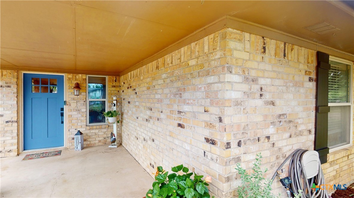 205 Red Oak Drive