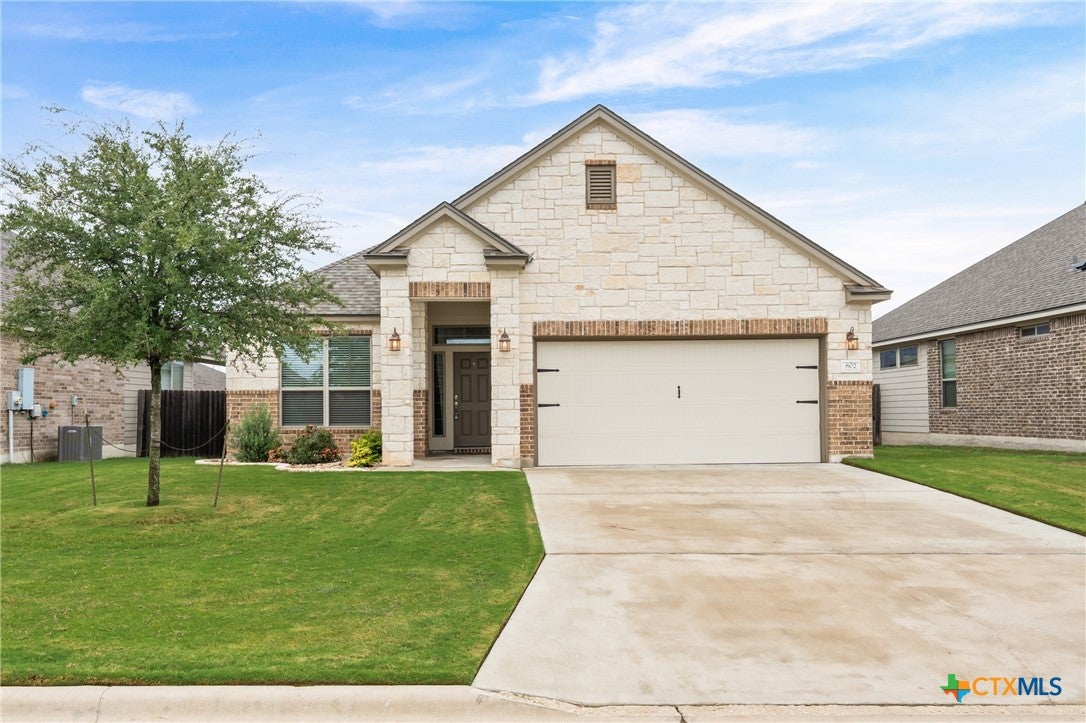802 Wyndcrest Drive