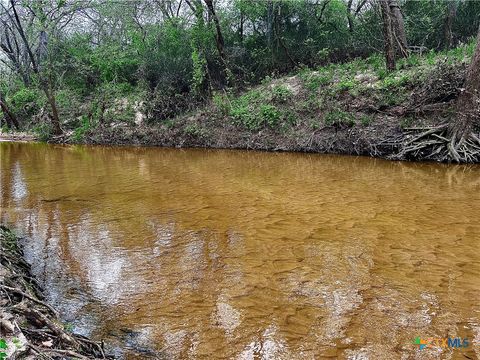 691 County Road 283 Edna TX 77957