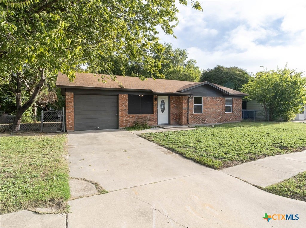 Photo of 107 South Drive, Copperas Cove, TX 76522 (MLS # 627639)