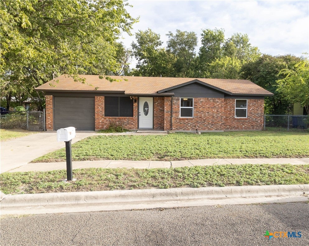 Photo of 107 South Drive, Copperas Cove, TX 76522 (MLS # 627639)