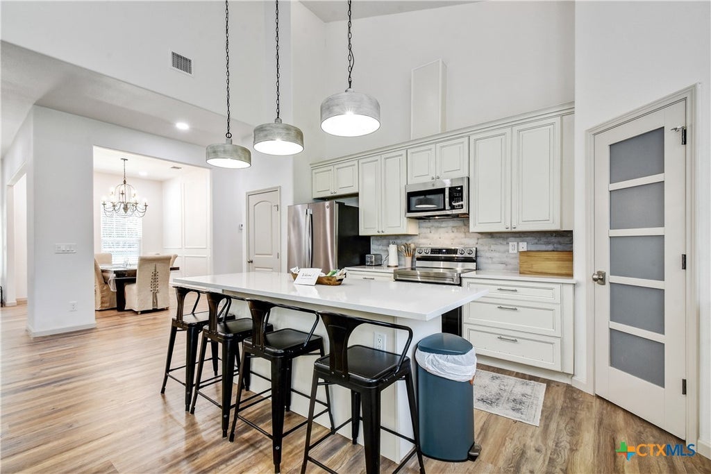 Photo of 210 Cottage St, Seguin, TX 78155 (MLS # 627269)