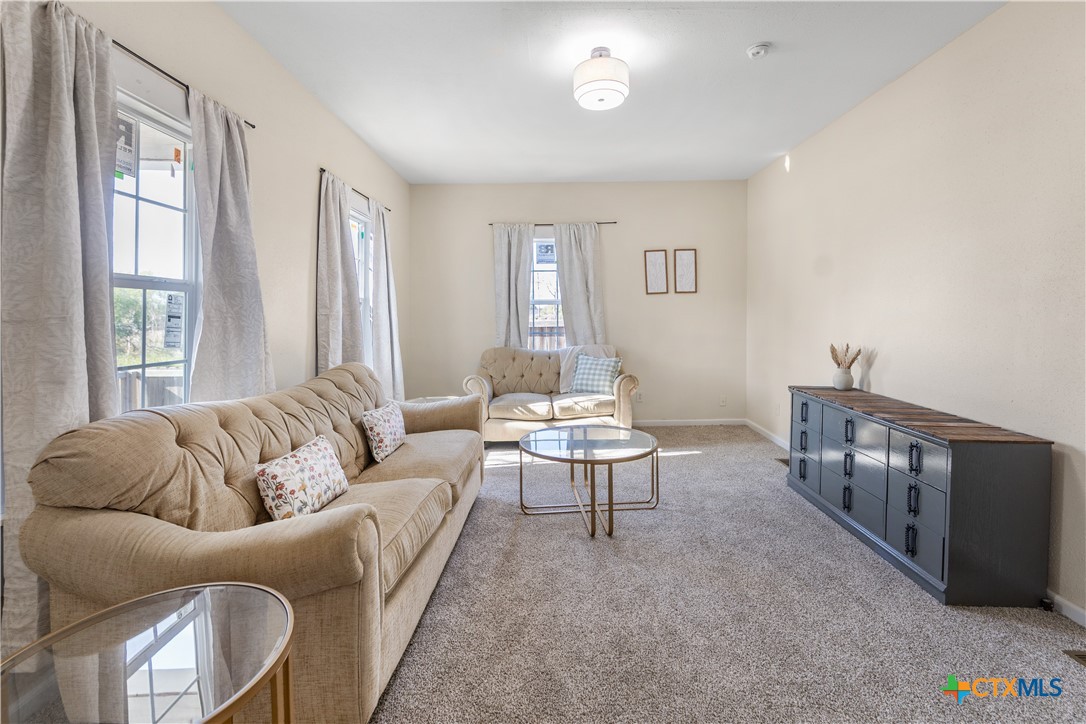 1002 E Commercial Street