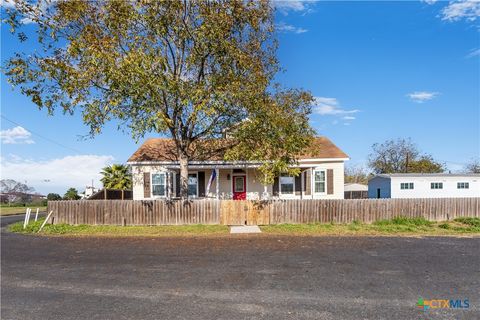 Photo of 1002 E Commercial Street, Victoria, TX 77901 (MLS # 600429)