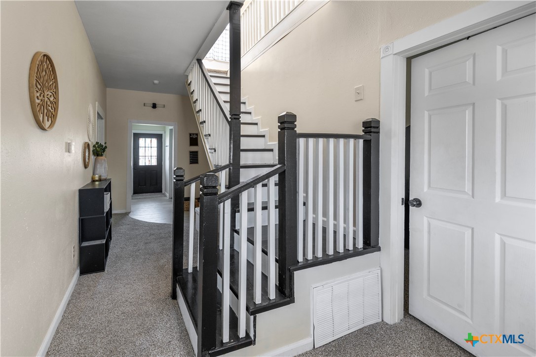 1002 E Commercial Street