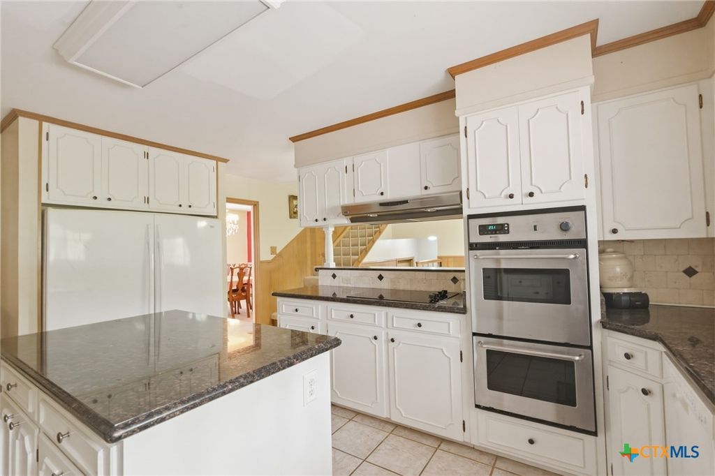 Photo of 15 Jade Drive, Victoria, TX 77904 (MLS # 609327)