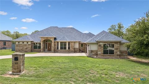 Photo of 107 Oakview Drive, Floresville, TX 78114 (MLS # 611304)