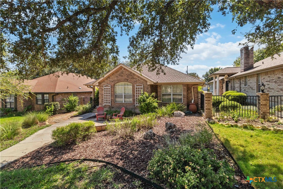 811 Oakwood Boulevard