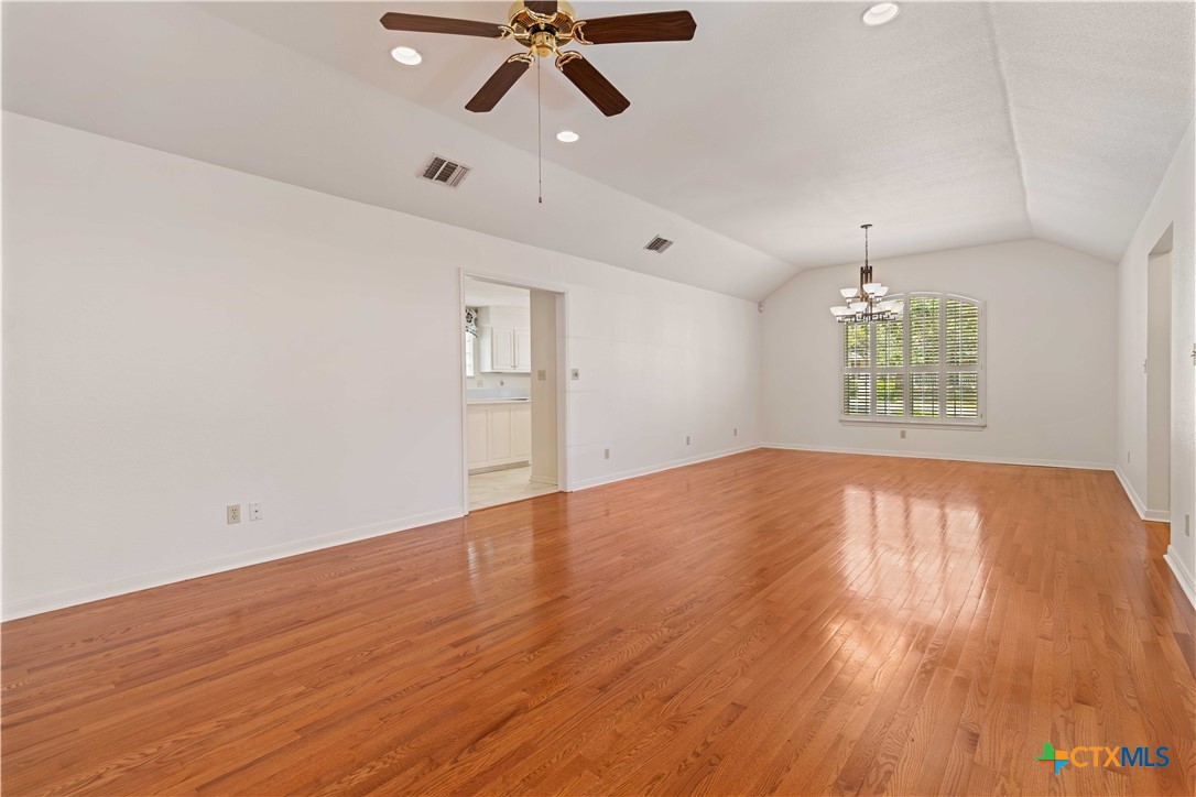 811 Oakwood Boulevard