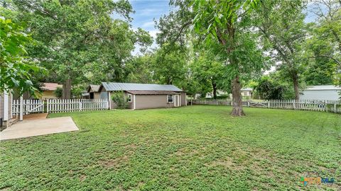 A home in Shiner