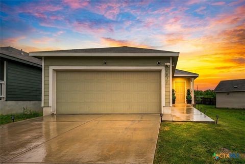 Photo of 1031 Magrum Way, San Antonio, TX 78221 (MLS # 618245)
