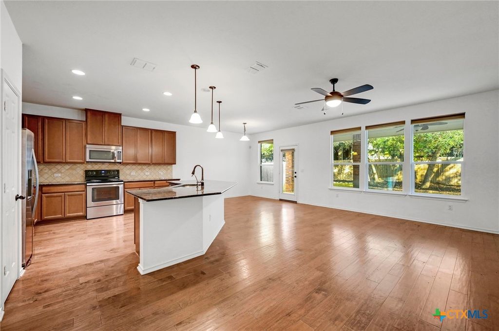 Photo of 322 White Willow Drive, San Marcos, TX 78666 (MLS # 591229)