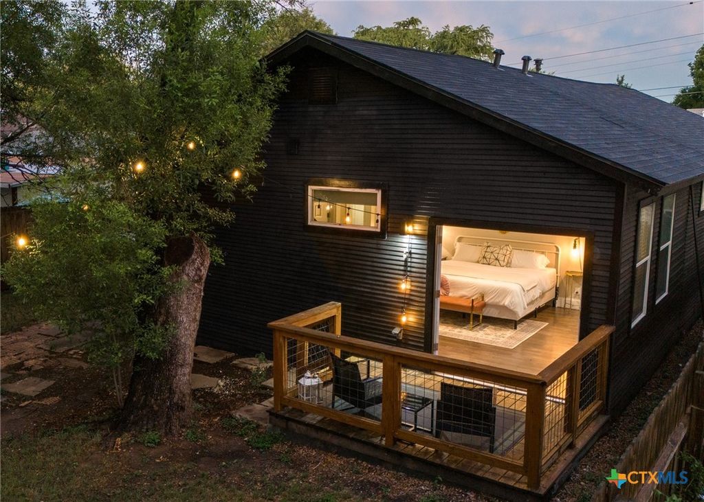 Photo of 315 Sandmeyer Street, San Antonio, TX 78208 (MLS # 596122)