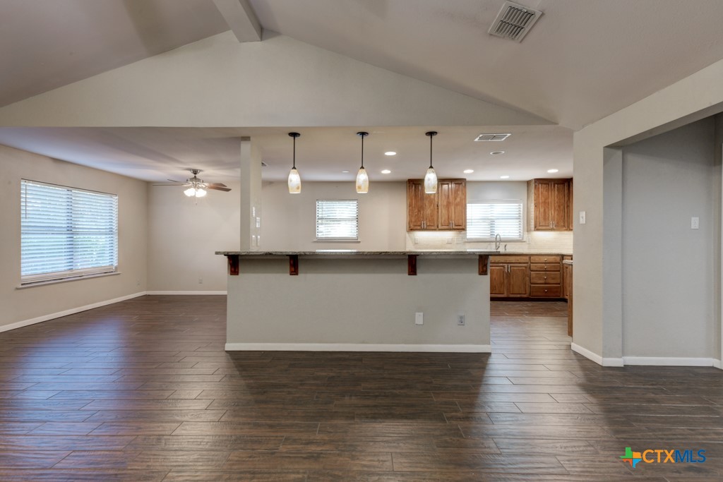 New Braunfels, Texas 78132, United States, 3 Bedrooms Bedrooms, ,3 BathroomsBathrooms,Residential,Pending,34049