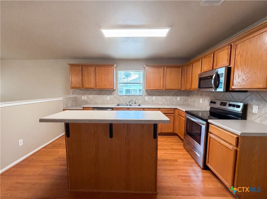Photo of 5313 Southern Crossing Drive, Temple, TX 76502 (MLS # 616547)