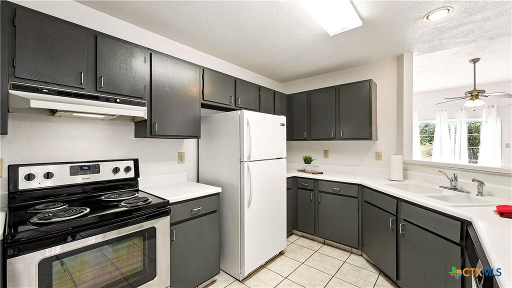 Photo of 8 Oak Villa Road #G-2, Canyon Lake, TX 78133 (MLS # 588589)