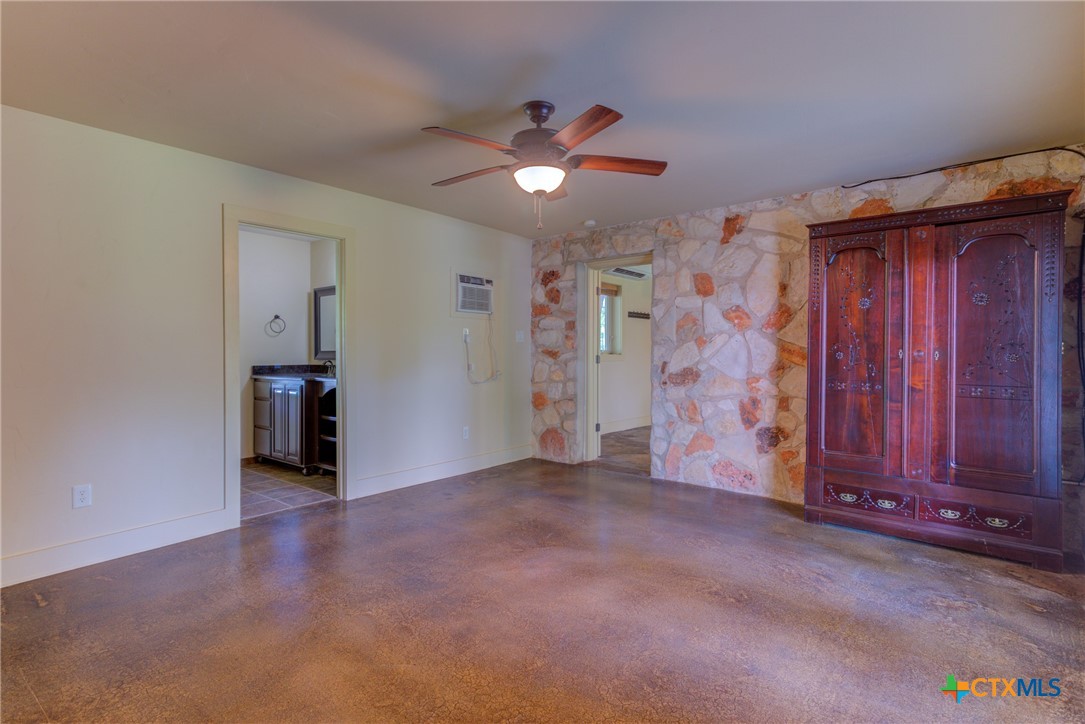 New Braunfels, Texas 78130, United States, 1 Bedroom Bedrooms, ,1 BathroomBathrooms,Residential,Pending,52050