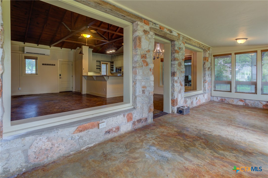 New Braunfels, Texas 78130, United States, 1 Bedroom Bedrooms, ,1 BathroomBathrooms,Residential,Pending,52050