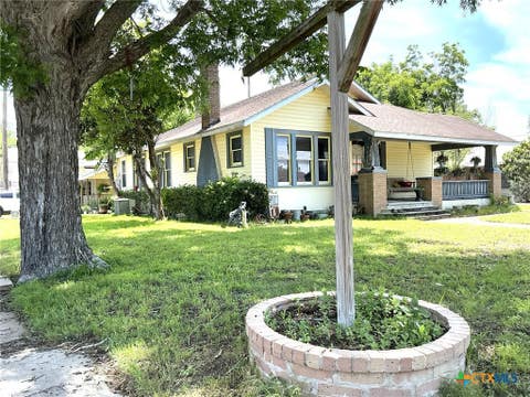 Photo of 1026 Saint Paul Street, Gonzales, TX 78629 (MLS # 618907)