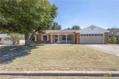 Photo of 1504 W 6th Street, McGregor, TX 76657 (MLS # 622556)