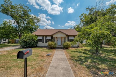 602 Sloan Street Taylor TX 76574