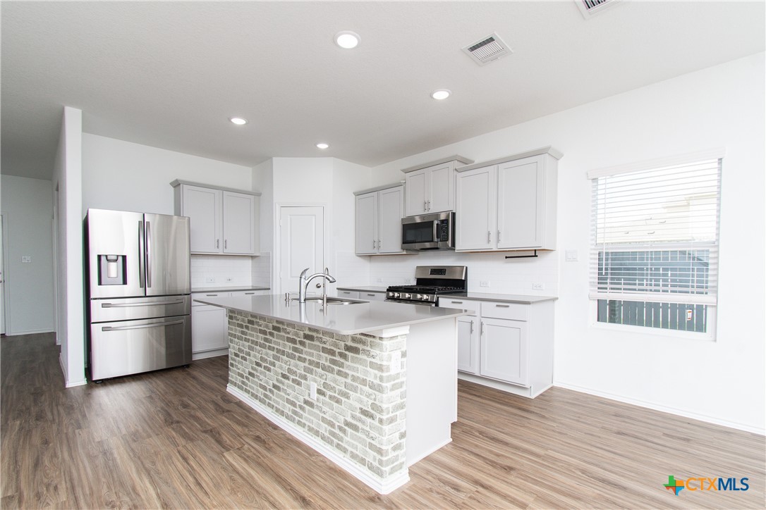 9101 Daisy Cutter Crossing