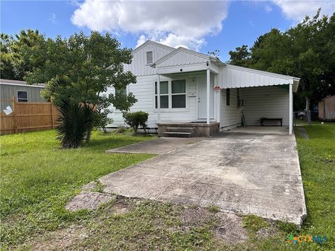 Photo of 1307 E Mistletoe Avenue, Victoria, TX 77901 (MLS # 614969)
