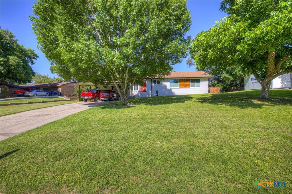Photo of 96 W Hampton Drive, Seguin, TX 78155 (MLS # 613918)