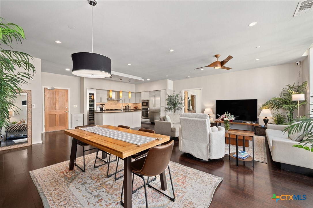 1600 Barton Springs Road 4401