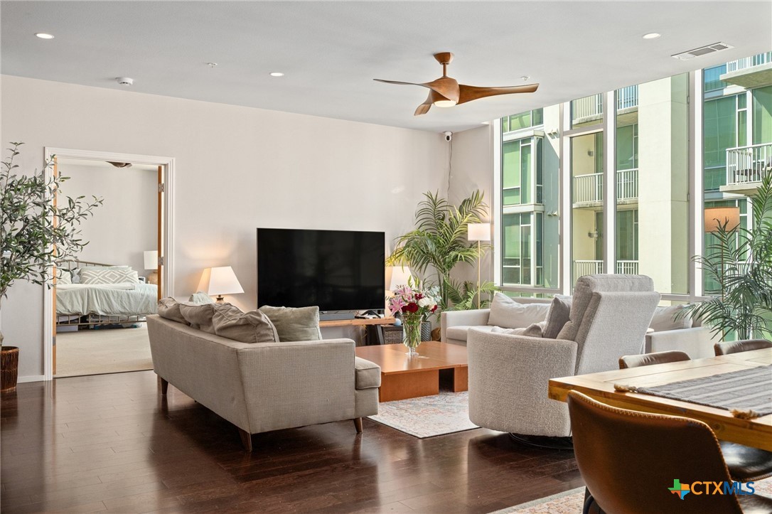 1600 Barton Springs Road 4401