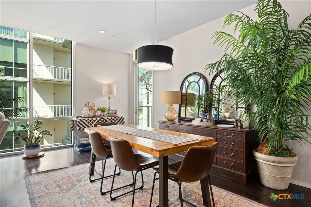 1600 Barton Springs Road 4401