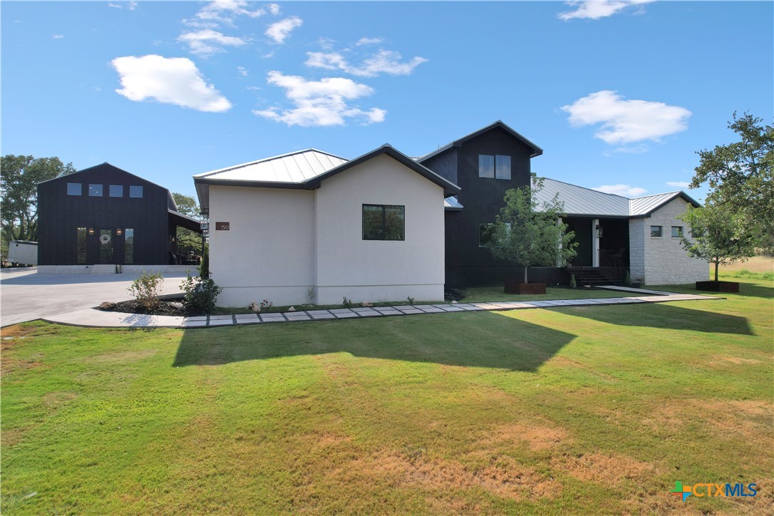 150 Wandering Oak Circle