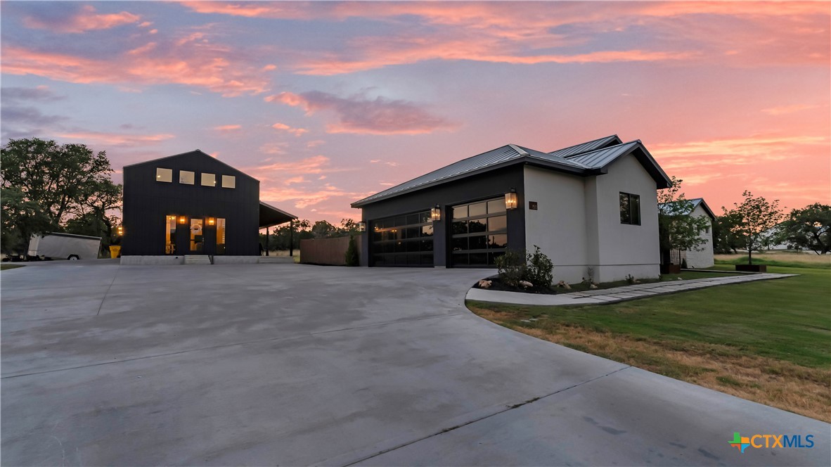 150 Wandering Oak Circle