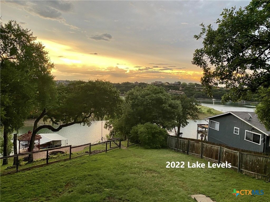 Photo of 25420 Cove Drive, Spicewood, TX 78669 (MLS # 611488)