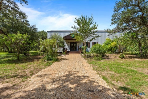 Photo of 420 Private Road 2843, Edna, TX 77957 (MLS # 626016)