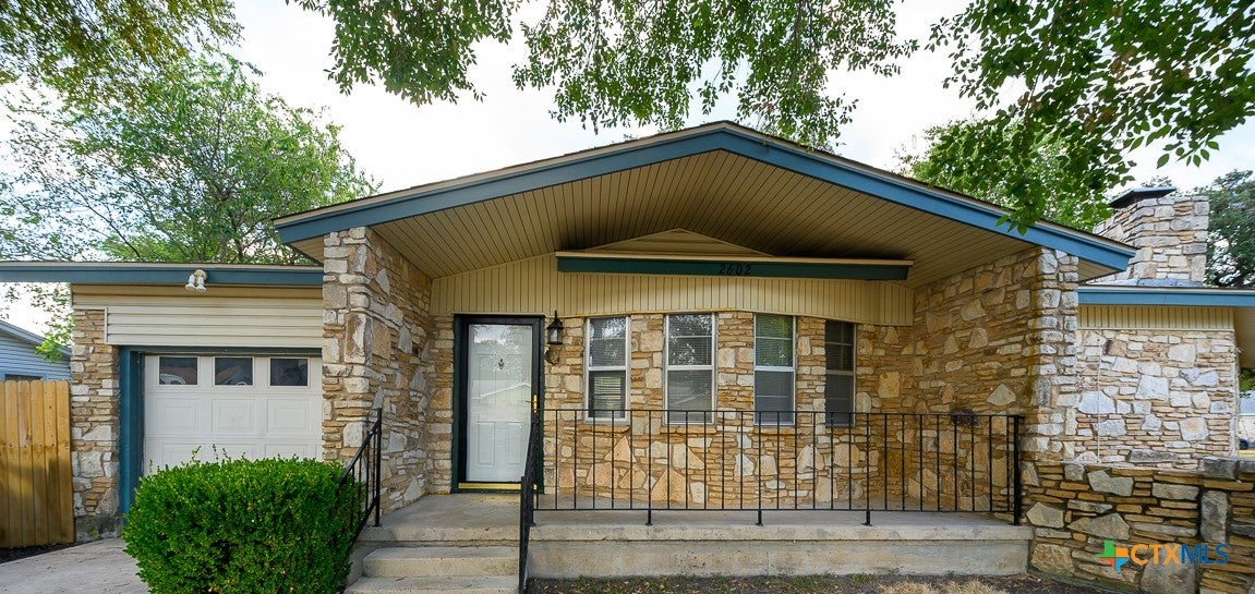 2602 Live Oak Drive