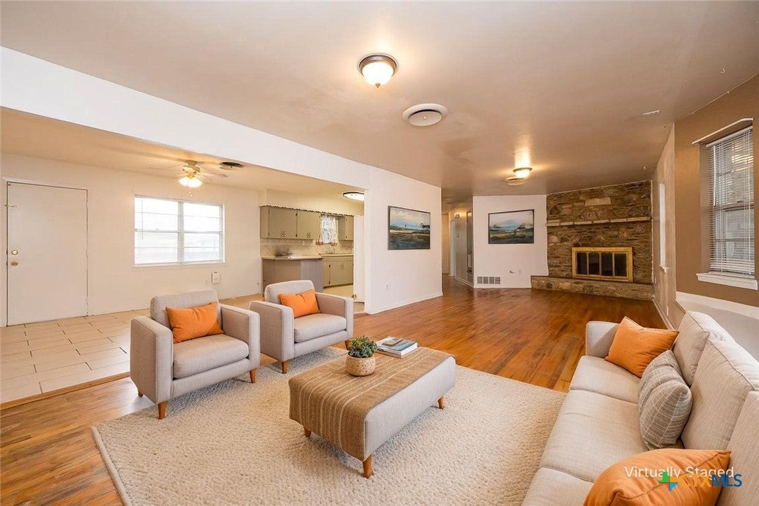 2602 Live Oak Drive
