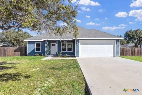 Photo of 930 Redwood Avenue, Rockport, TX 78382 (MLS # 600969)