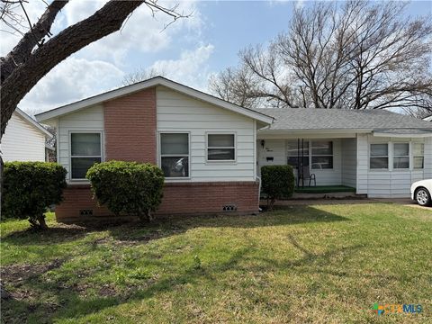 Photo of 411 Cardinal Avenue, Killeen, TX 76541 (MLS # 606953)