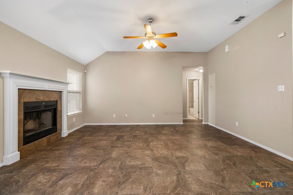 7621 Amber Meadow Loop