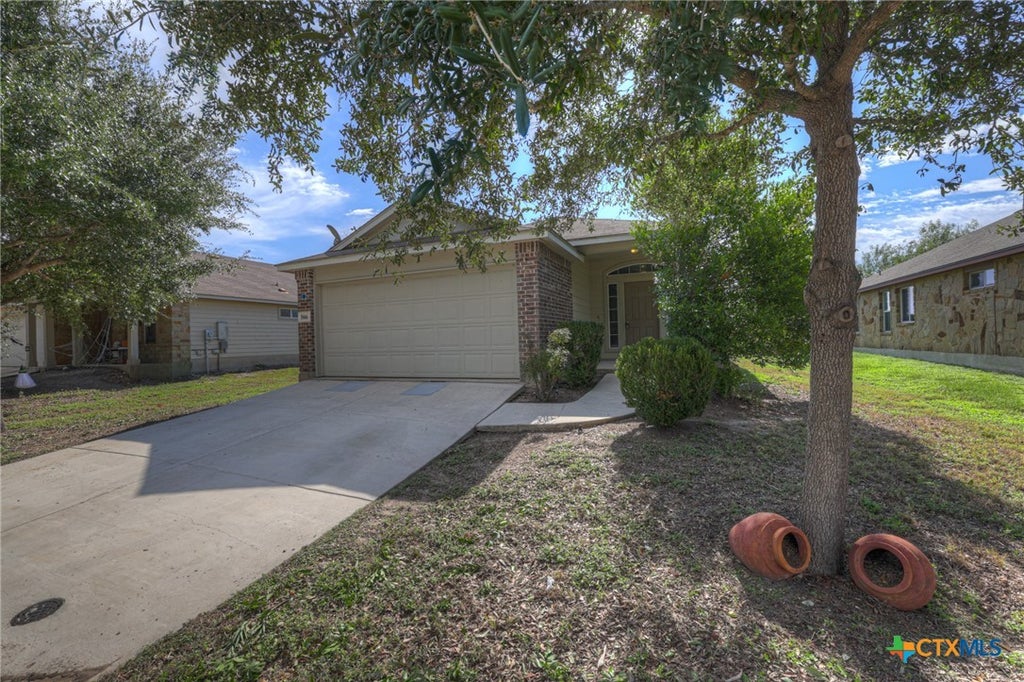 Photo of 566 Briggs Drive, New Braunfels, TX 78130 (MLS # 627700)