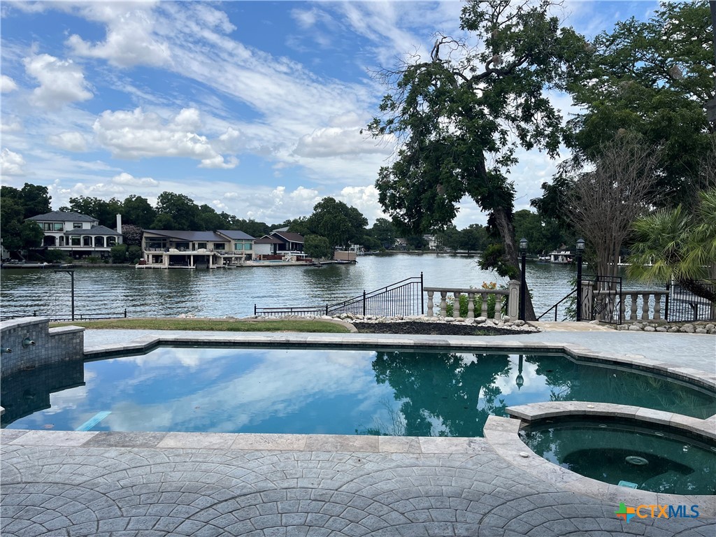 Photo 1 of 38 — 850 Lakeview Trail, McQueeney, TX 78123