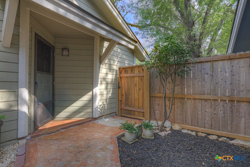 Photo of 3915 Chimney Springs Drive, San Antonio, TX 78247 (MLS # 596863)