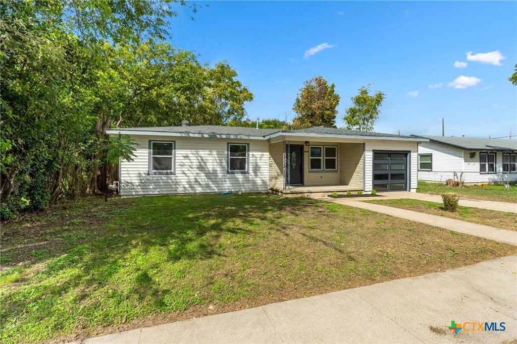 Photo of 1004 S 15th Street, Copperas Cove, TX 76522 (MLS # 627628)