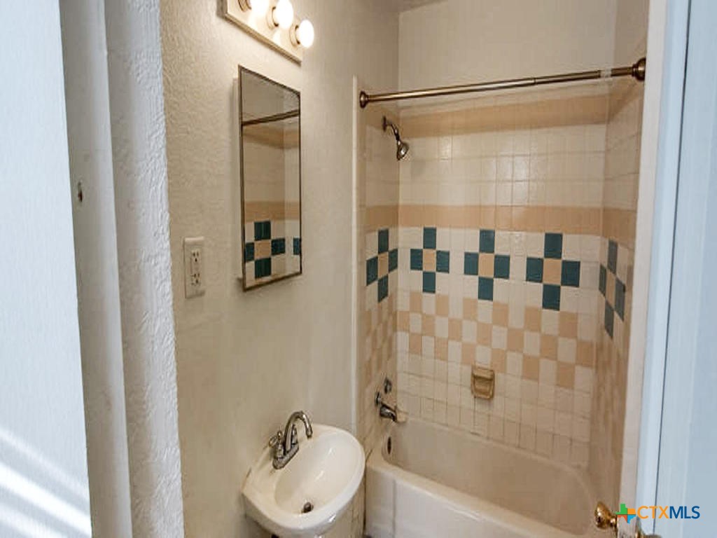 205 Dewald Street A &B